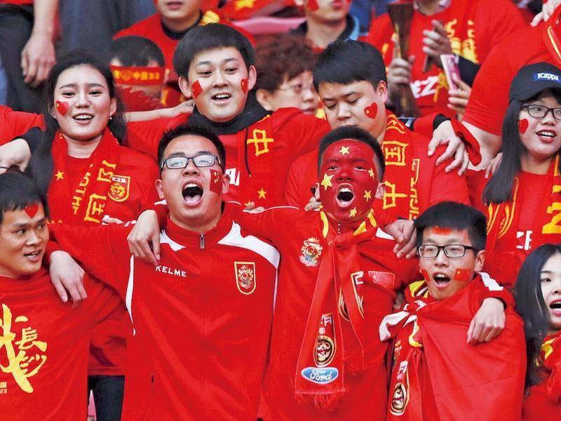 后来精神濒临崩溃的佛瑞丝黛终于从家里逃了出来，可是，她无处可去。